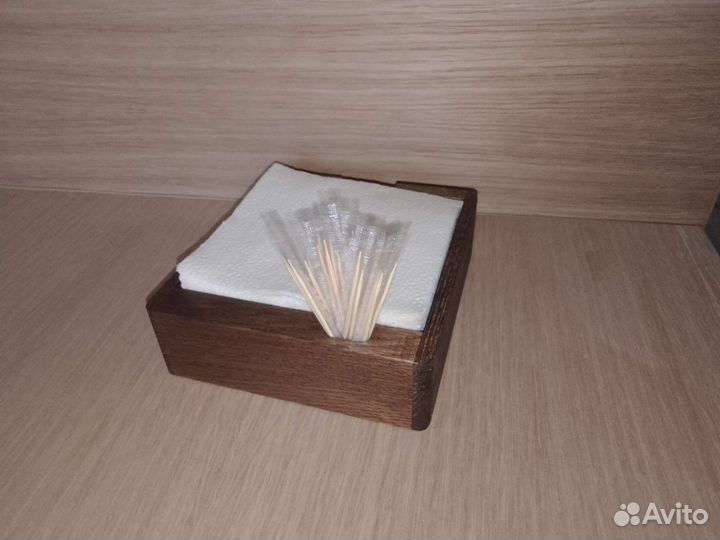 Салфетница из дерева