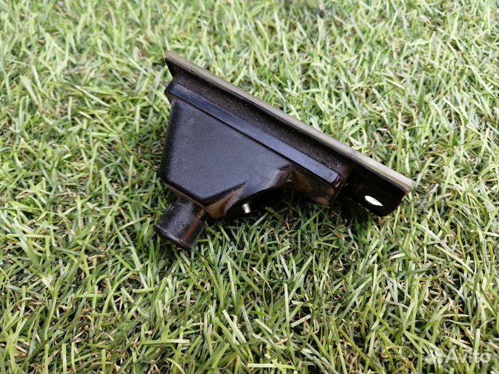 Подсветка номера Volvo S60