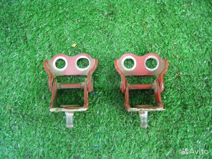 Петля багажника (комплект) Toyota Yaris P13 2015