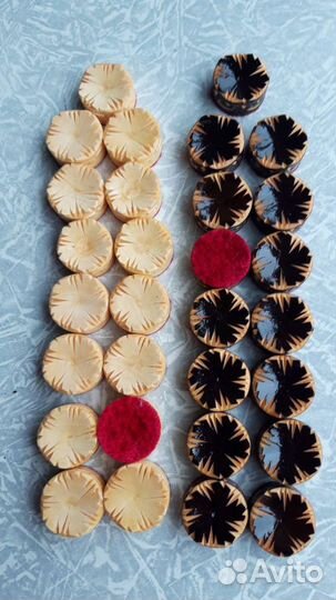 Шахматные фигуры кубики зарики четки