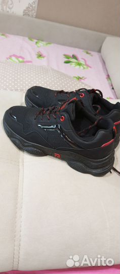 Кроссовки женские