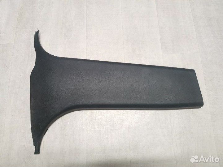 Обшивка стойки правая Nissan Tiida C11 1.6 HR16DE