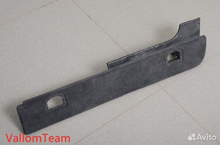 Лот T43 Обшивка багажника левая VW Touareg