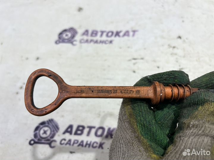 Щуп масляный Audi 80 B3