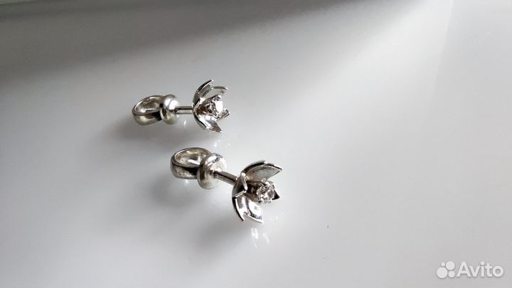 Серебряные серьги пусеты