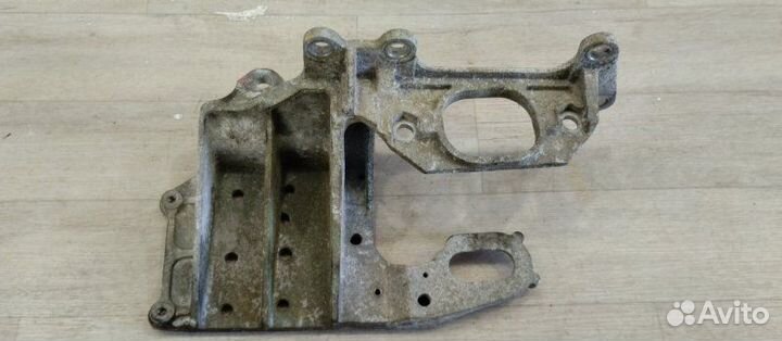 Кронштейн опры МКПП Nissan Qashqai J10 HR16DE 2007