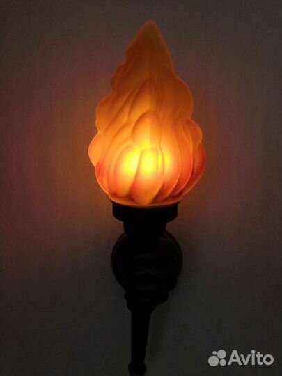 Светильник с эффектом пламени