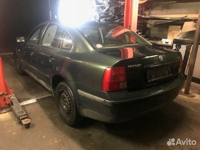 Разбор на запчасти Volkswagen Passat 5