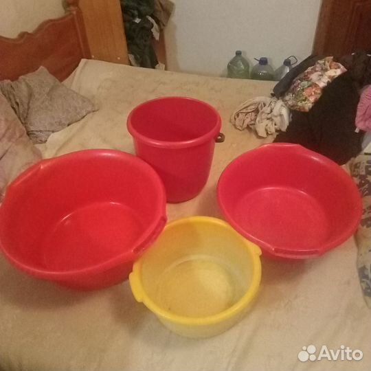 Тазы и ведро. Пластик эмаль. Цена за всё