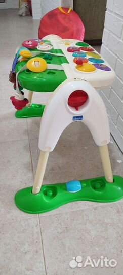 Развивающие игрушки(столик chicco)
