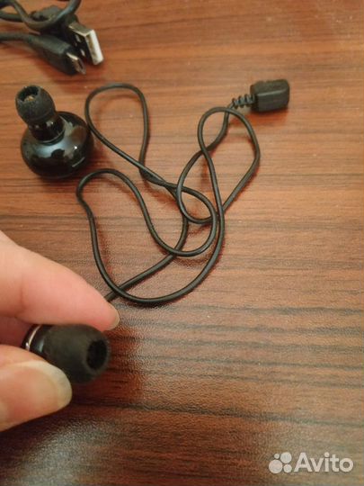 Наушники беспроводные - еще одни)