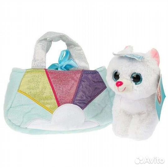 Кошечка в сумке