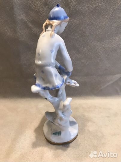 Статуэтка фарфор 