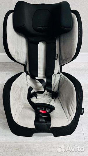 Автокресло recaro optia с базой isofix