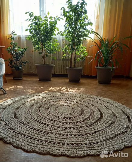 Ковер вязаный