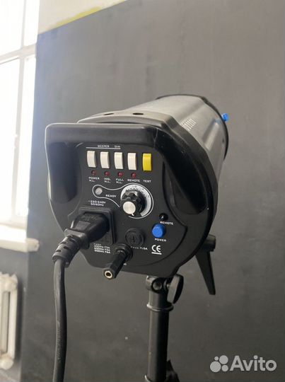 Моноблок Falcon Eyes DE-600B