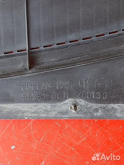 Решетка стеклоочистителя Жабо Lexus Lx