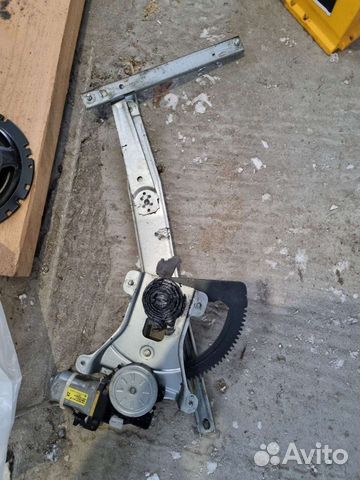 Шевроле Авео T250 передний правый стеклоподъемник