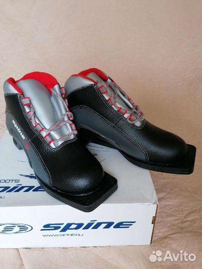 Лыжные ботинки классические