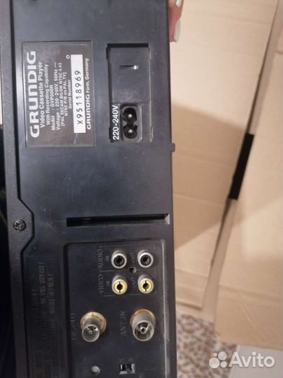 Видеомагнитофон