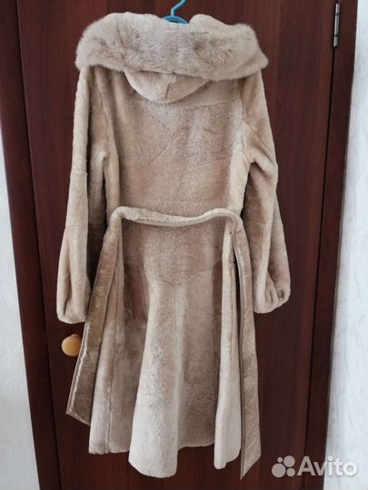 Шуба мутоновая с капюшоном
