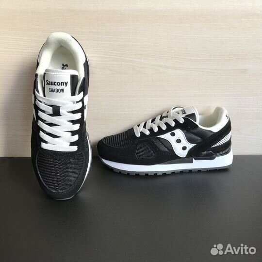 Кроссовки Saucony Shadow черные женские