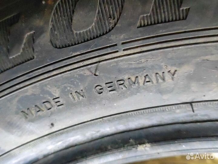 Dunlop Ice Touch 215/55 R17