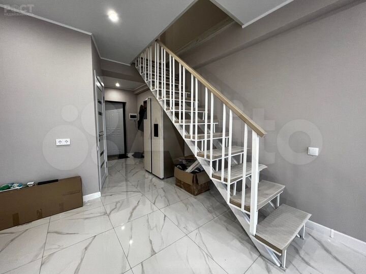 2-к. квартира, 58 м², 3/3 эт.