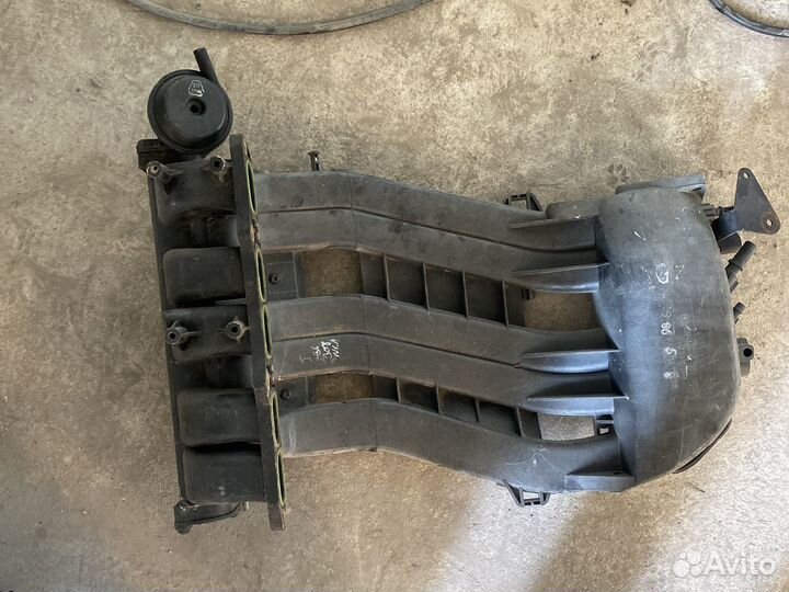 Коллектор 071133203A Passat B5 2.3л VR5