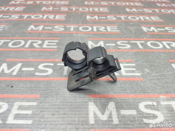 Держатель патрубка системы охлаждения Porsche