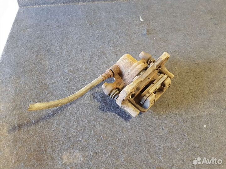 Суппорт задний правый Mitsubishi lancer 9