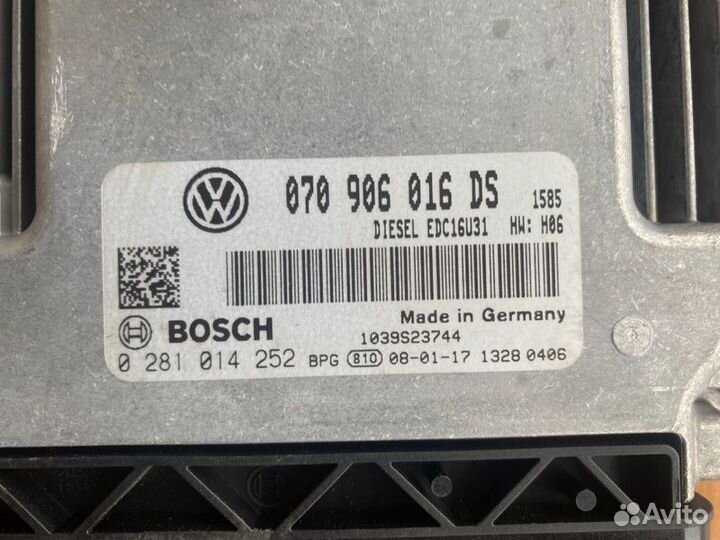 Блок управления двс Vw Transporter T5 BNZ 2008