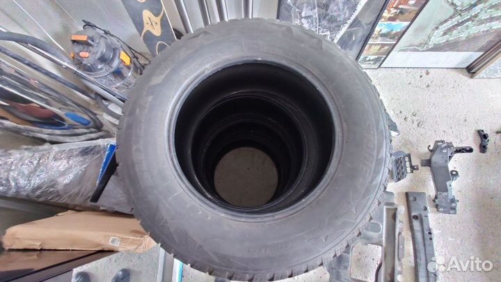 Bridgestone Blizzak DM-V2 285/60 R18 116