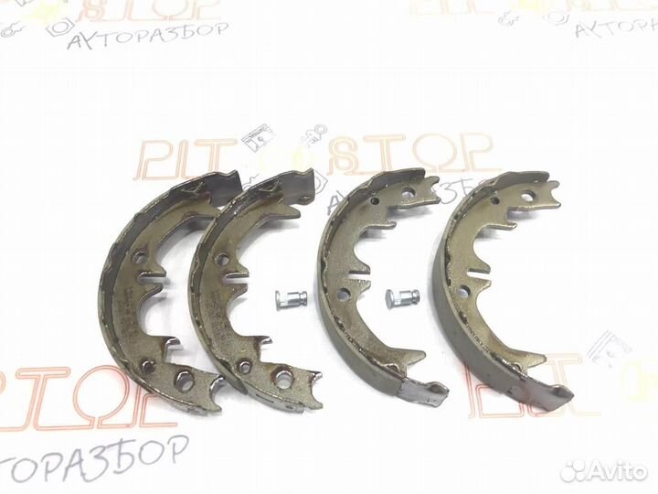 Колодки ручника комплект Toyota Camry (ACV30,MCV3