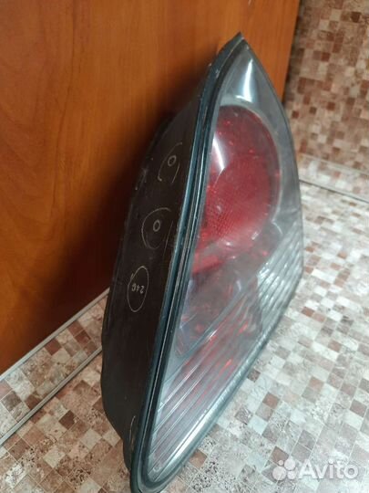Задний фонарь lexus rx 300