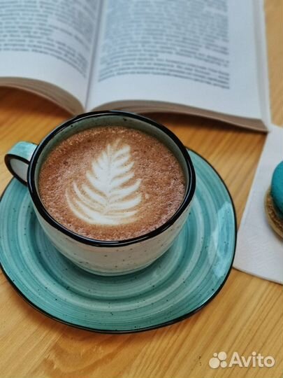 Бариста в кофейню