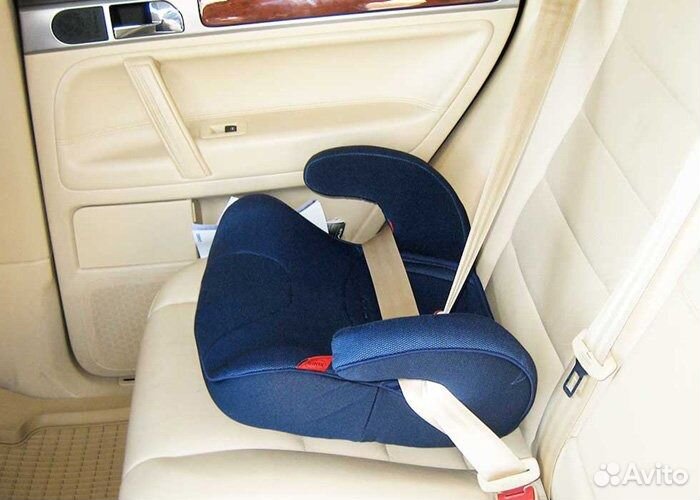 как пристегнуть детское кресло в машине ремнем безопасности. как пристегнуть ребенка детское кресло в машине ремнем безопасности. крепление бустера в автомобиле. крепление изофикс для автокресла схема. схема пристегивания детского кресла в автомобиле.