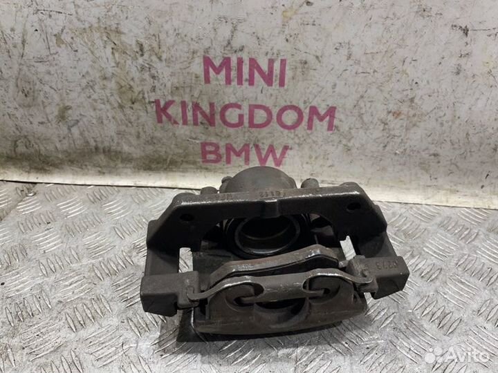 Суппорт передний левый Chrysler Voyager IV 2003