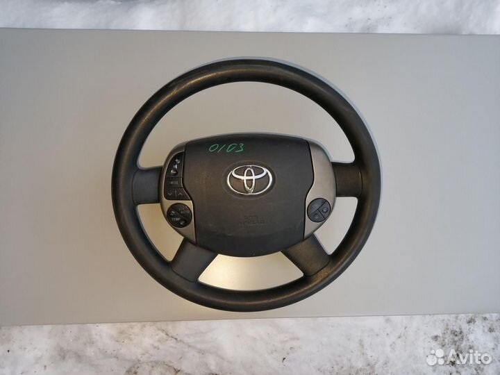 Руль Toyota Prius 2 NHW20 (2003 - 2011)