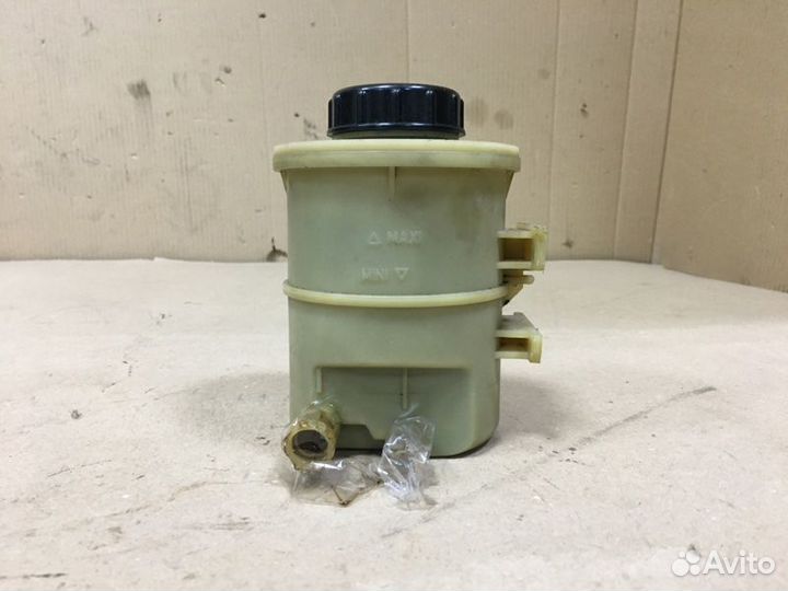 Бачок гур Renault Logan 1