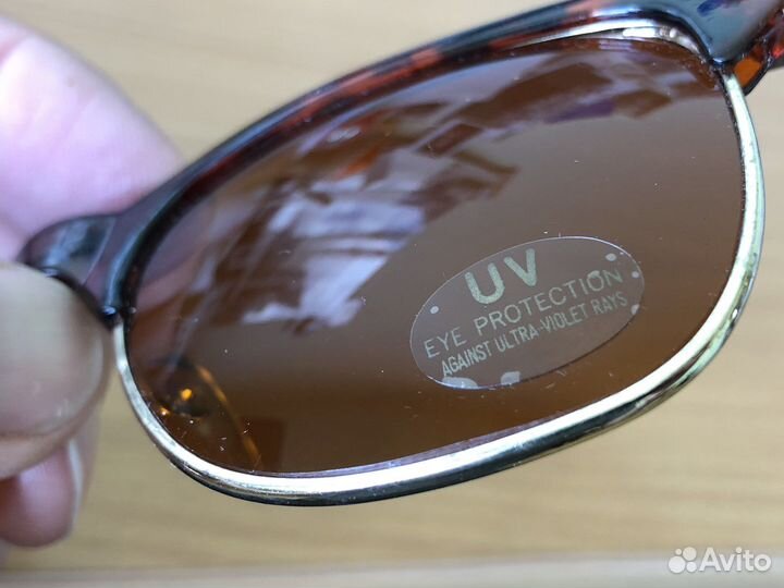 Солнцезащитные очки типа wayfarer