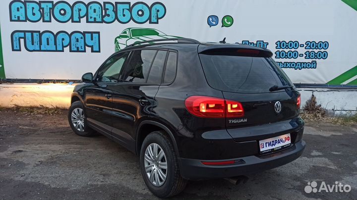 Лента крепления бензобака Volkswagen Tiguan 5N0201