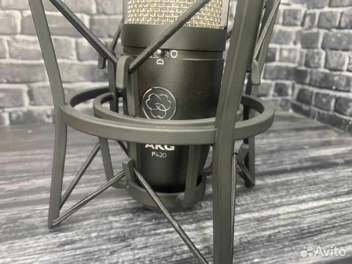 Студийный микрофон akg p420