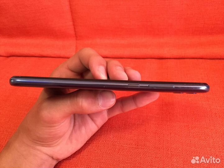 Продам Honor 10 Lite