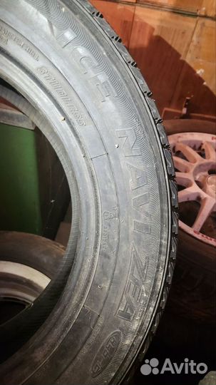 Goodyear Ice Navi Zea 215/60 R16