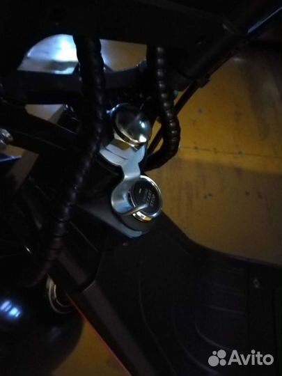 Крючок для скутера