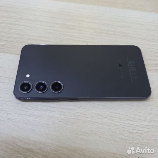 Samsung Galaxy S23, 8/256 ГБ