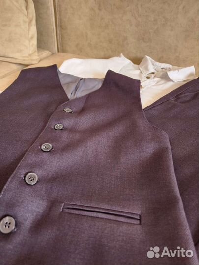 Школьный костюм двойка + рубашка 140-146