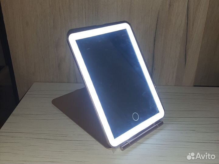 Зеркало с подсветкой настольное