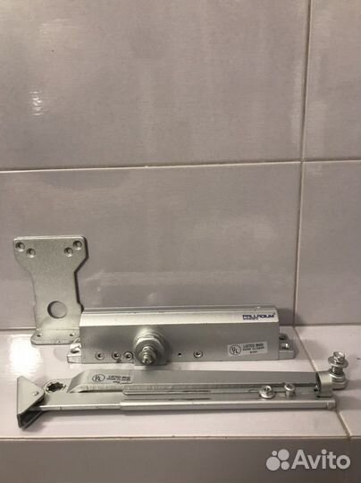 Доводчик дверной